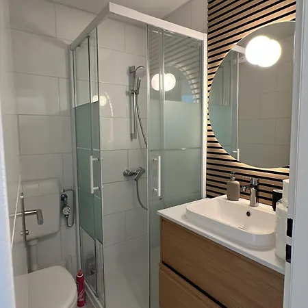 Tas Apartment *